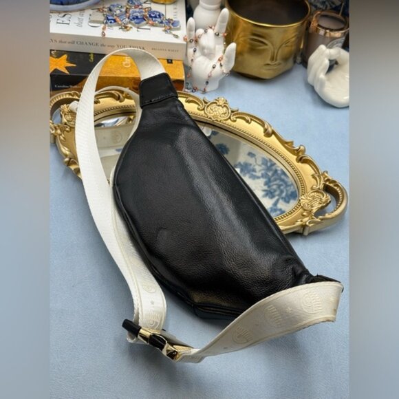 🆕 CHIARA FERRAGNI 🧿 NWOT Eye Star Patch Belt Bag, Black PU Leather White Strap - Picture 7 of 15
